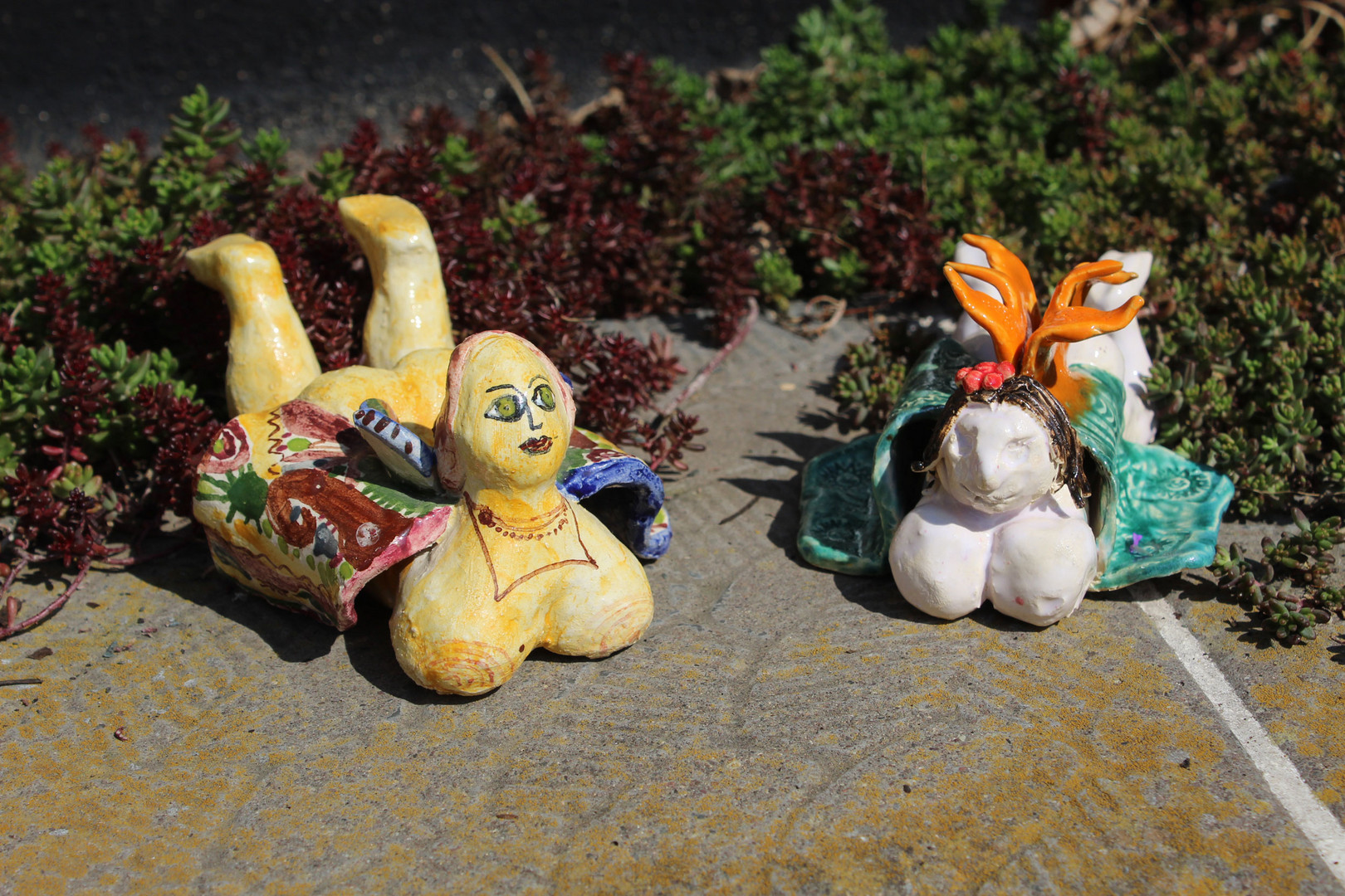 zwei Ypsen auf der Mauer Foto & Bild stillleben, sonstiges