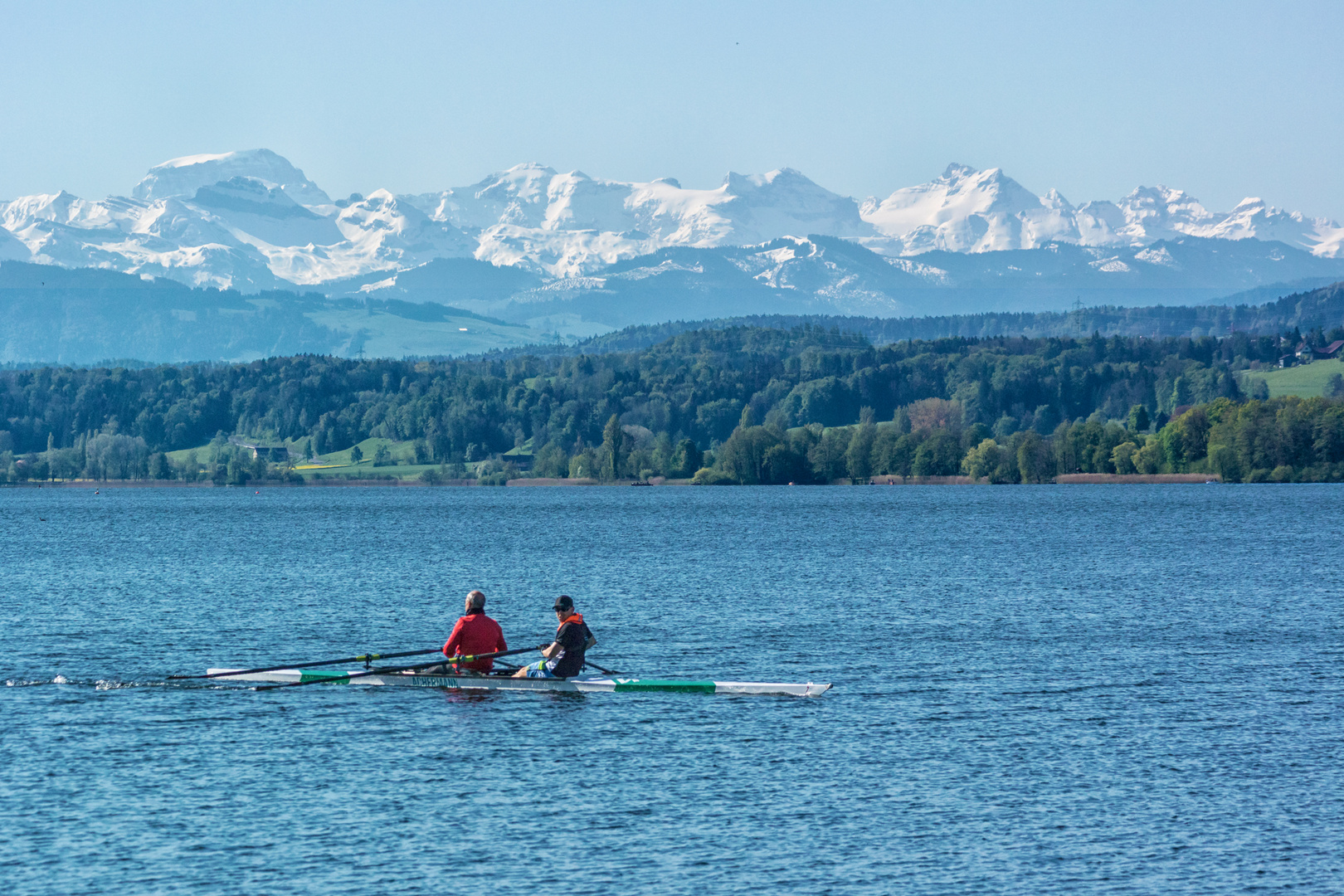 Zweier vor den Alpen