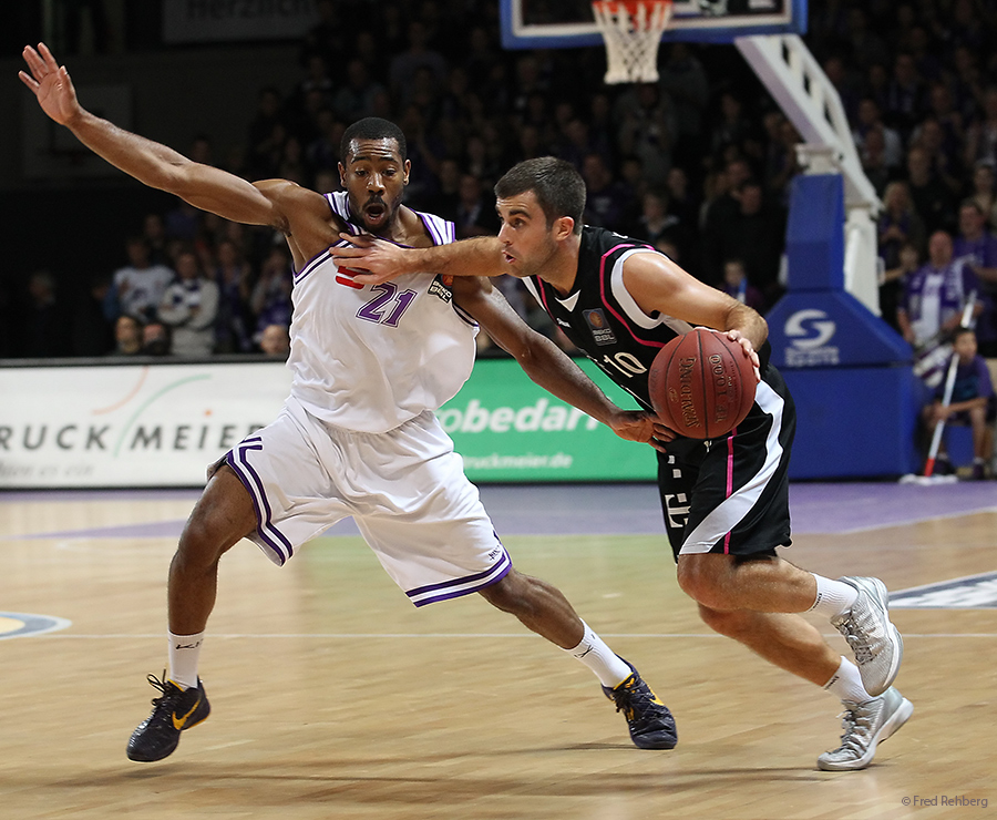 ... Zweikampf - Basketball Bundesliga 2011/12