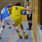 Zweikampf im Hallenfussball