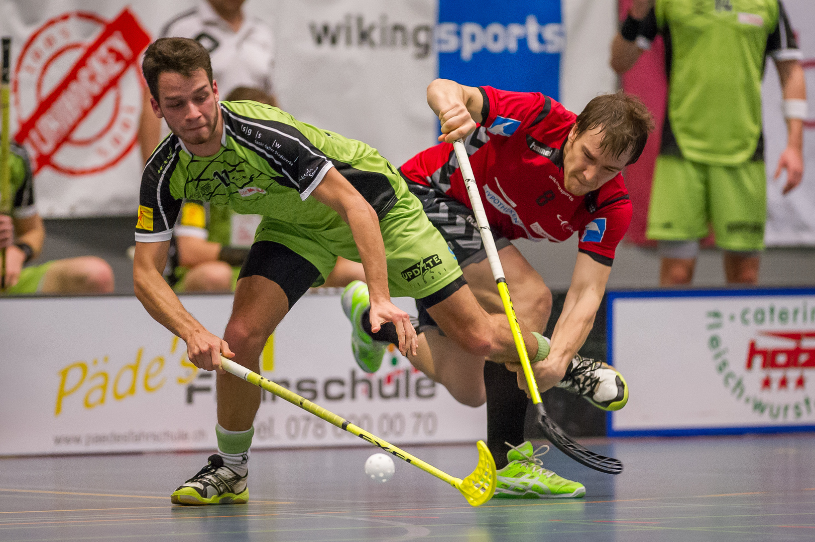 Zweikampf im Unihockey