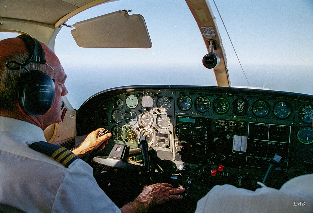 Zweimotorige Cessna