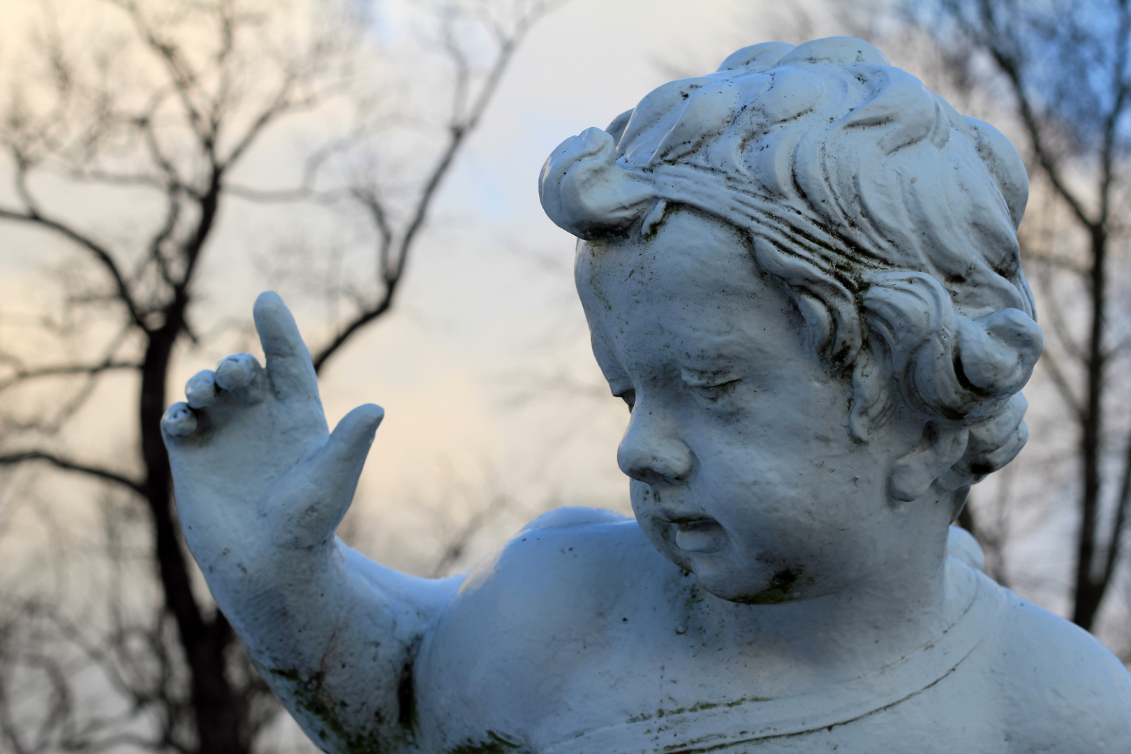 Zweite Skulptur im Garten hinter dem Schloss Charlottenburg