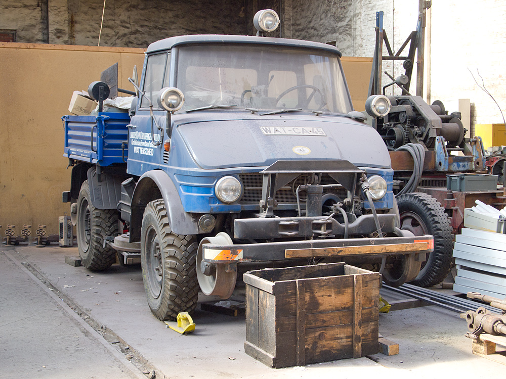 Zweiwege-Unimog 406