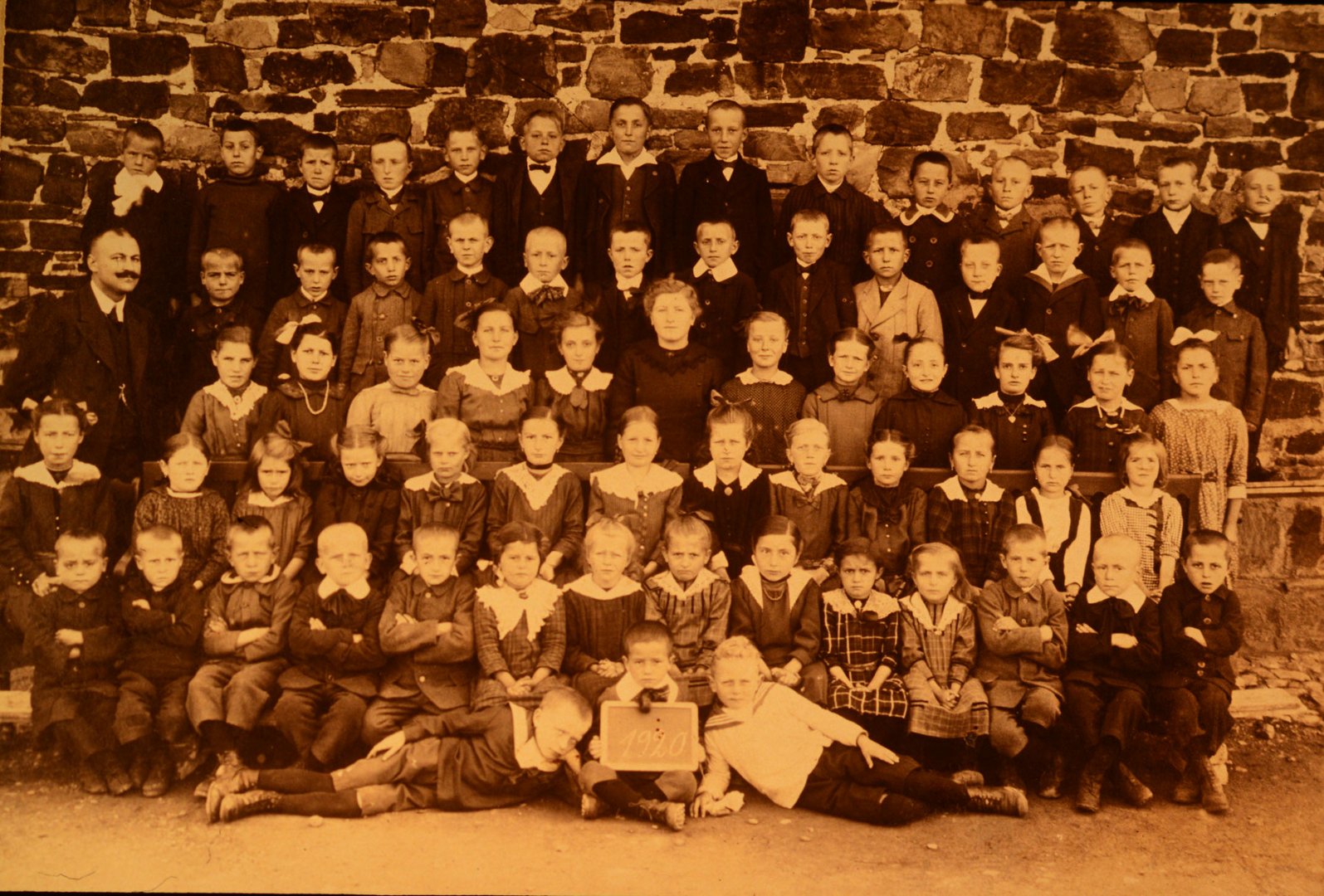 Zwergschule in der Eifel 1920