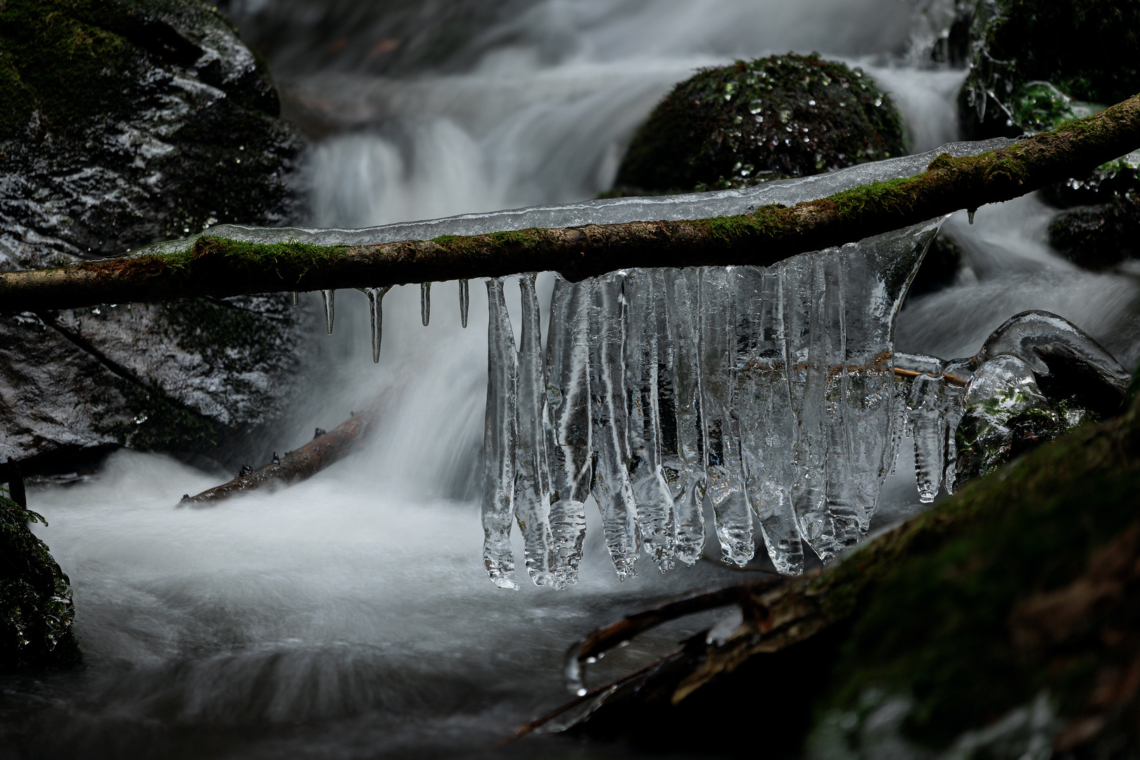 Zweribach Wasserfall - Schwarzwald Winter 2023