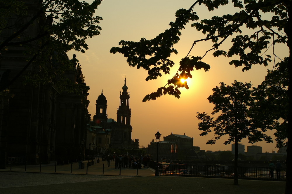 ZWIELICHT IN DRESDEN-TWILIGHT in DRESDEN