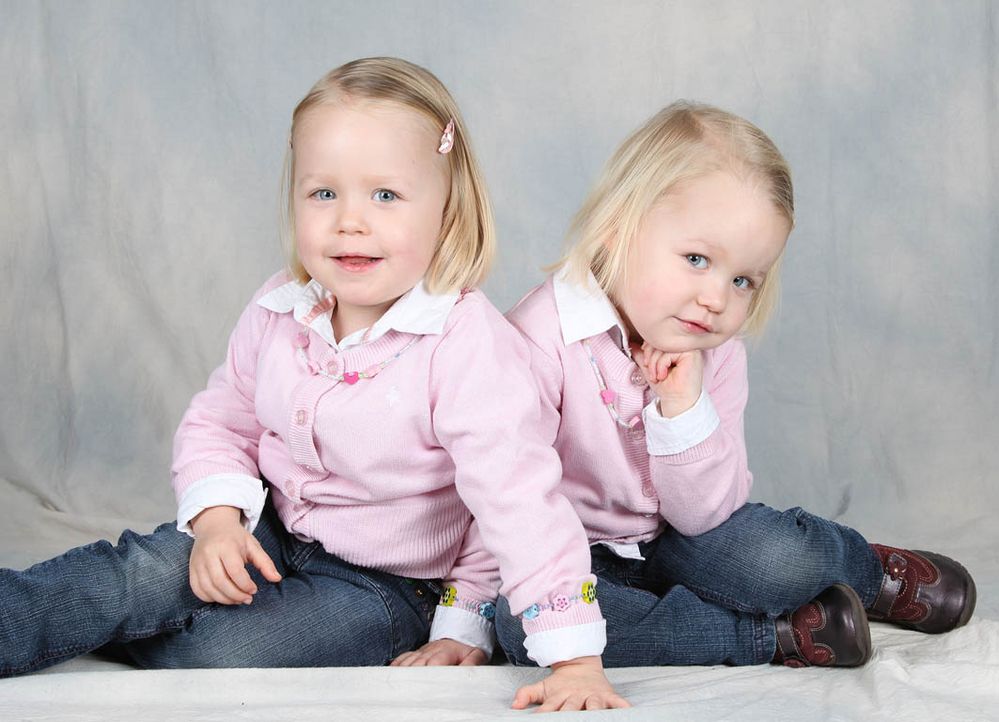 Zwillinge mädchen Foto & Bild kinder, kinder ab 2, menschen Bilder auf Zwillinge mädchen Foto & Bild kinder, kinder ab 2, menschen Bilder auf