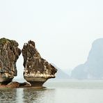 Zwillingsfelsen in der Ha-Long Bucht