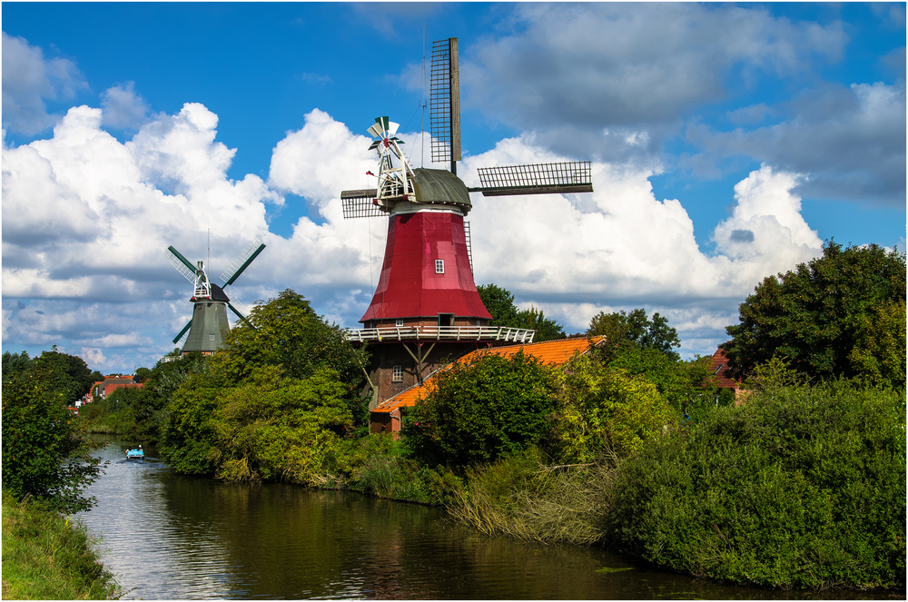 Zwillingsmühlen Greetsiel, tagsüber