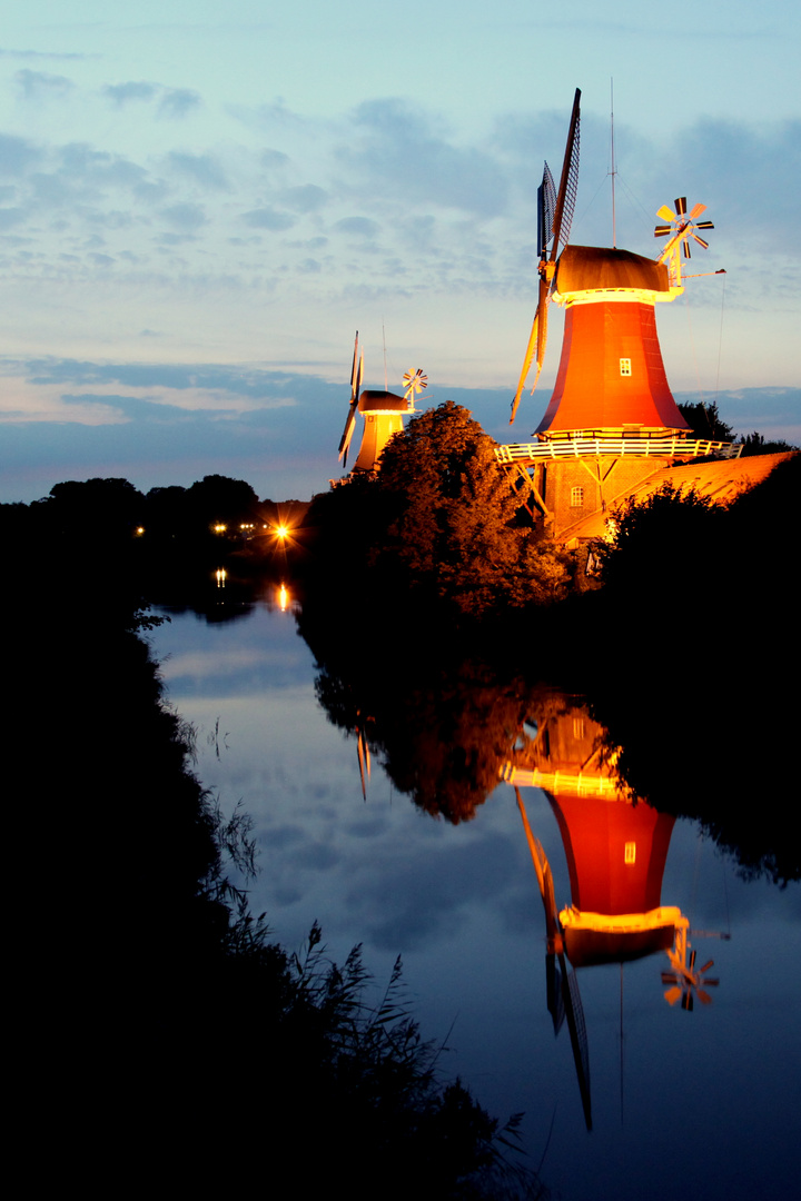 Zwillingsmühlen von Greetsiel - vor dem Sturm