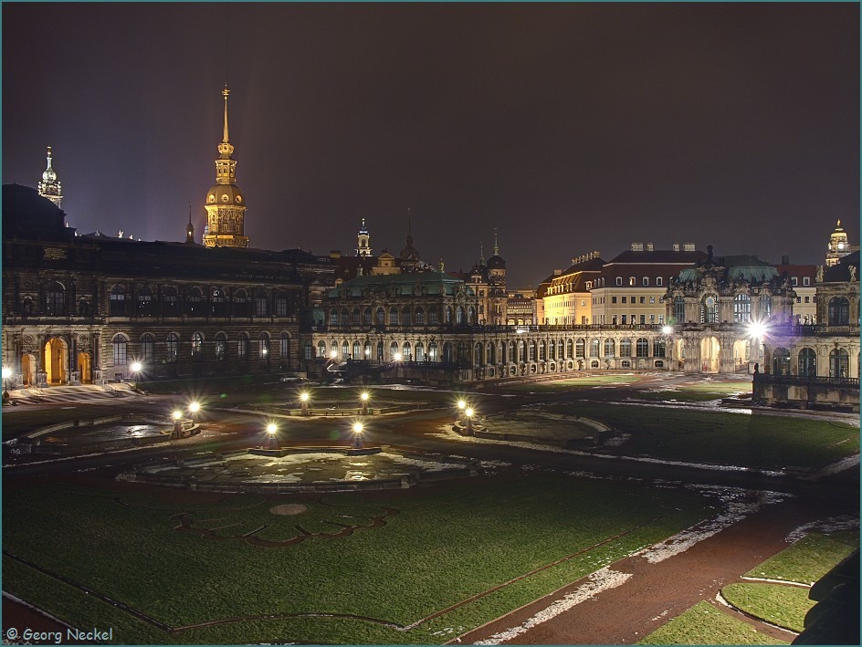 Zwinger bei Nacht