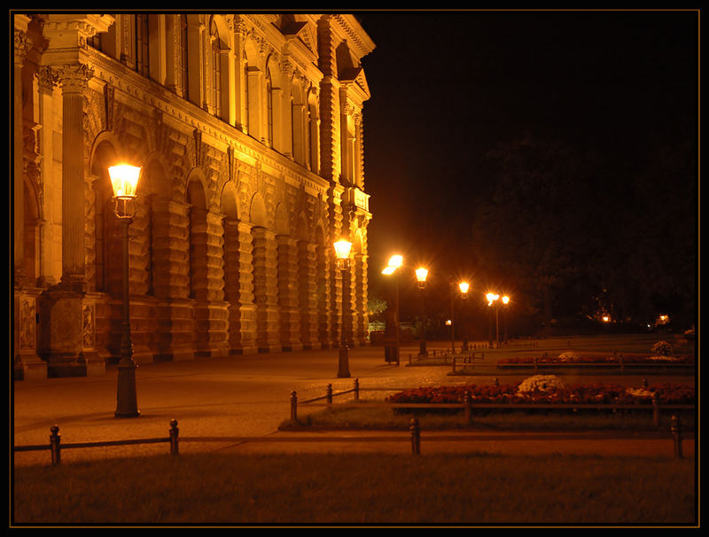 Zwinger bei Nacht (2)