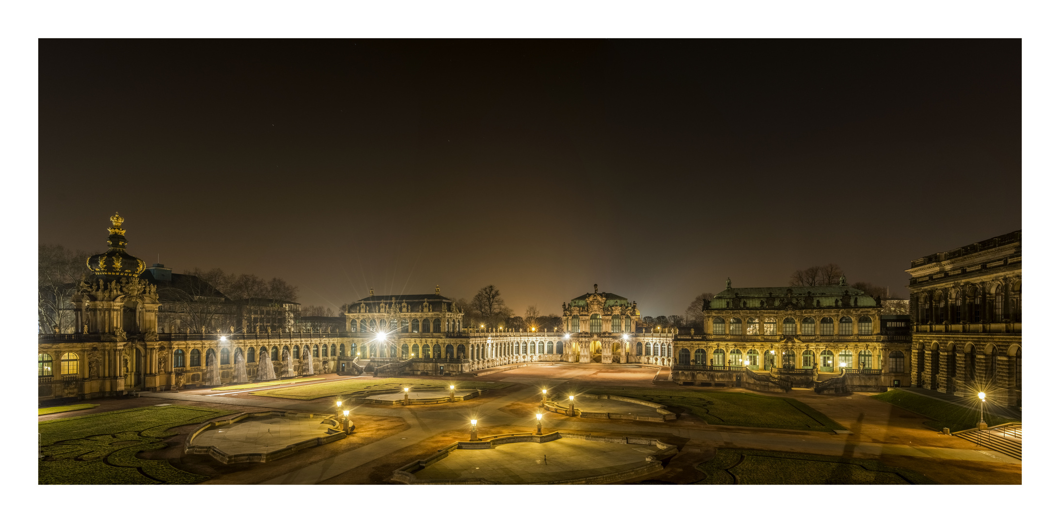 Zwinger bei Nacht