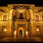 Zwinger bei Nacht