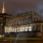 Zwinger Dresden bei Nacht in HDR Panorama