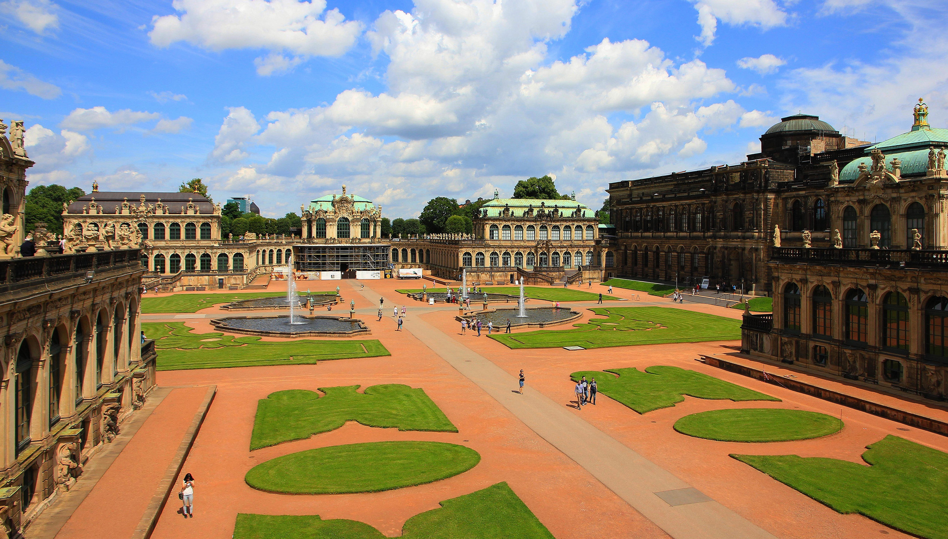 Zwinger Dresden - Blick zum Wallpavillon