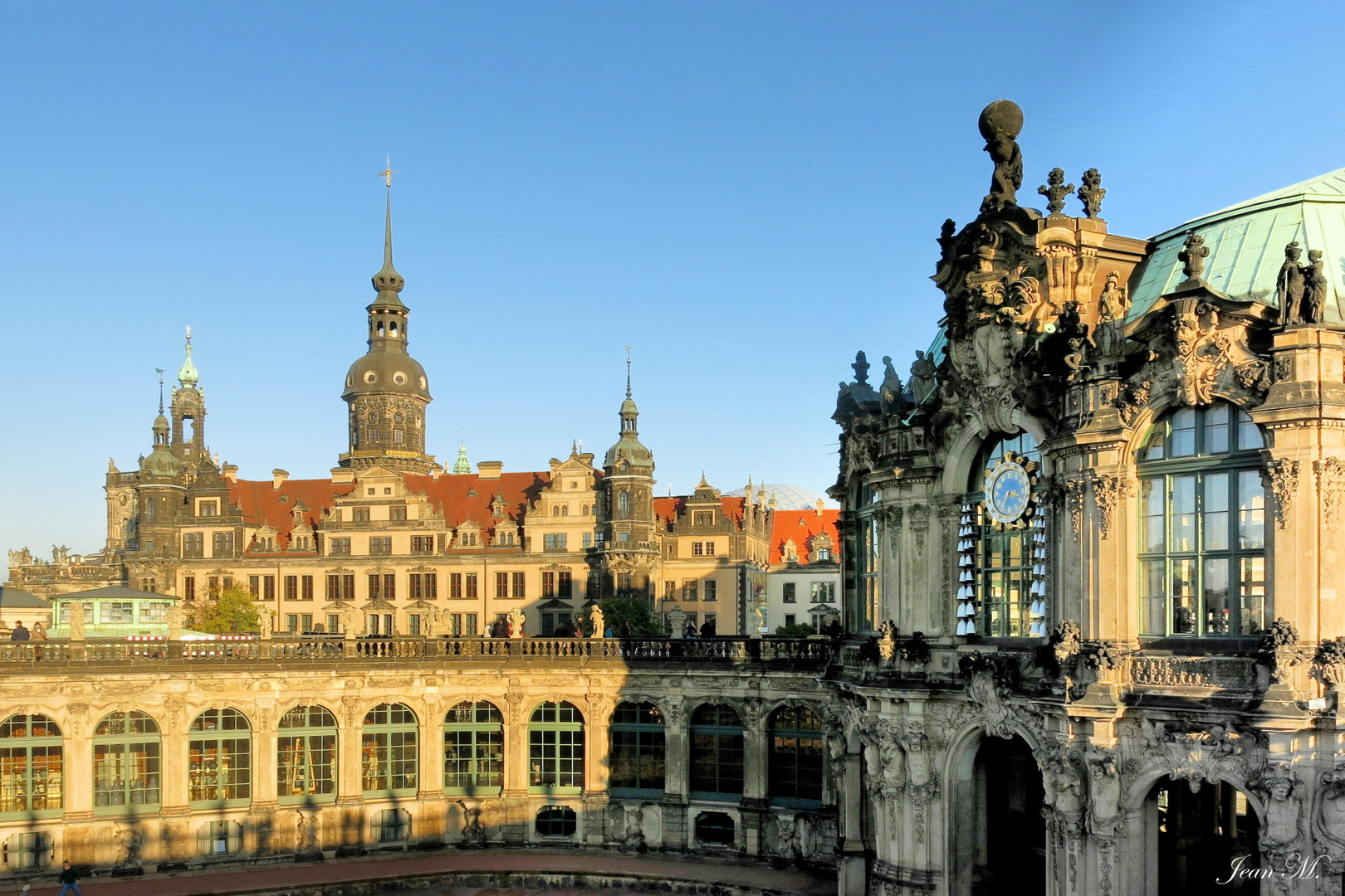 Zwinger mit Schloß