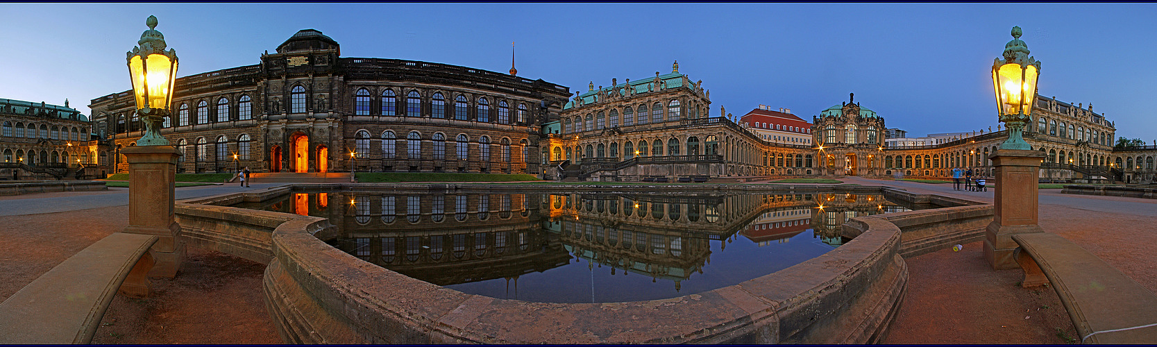 Zwinger @ Night