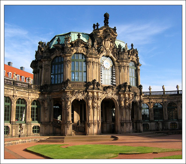 Zwinger (Seitenportal)