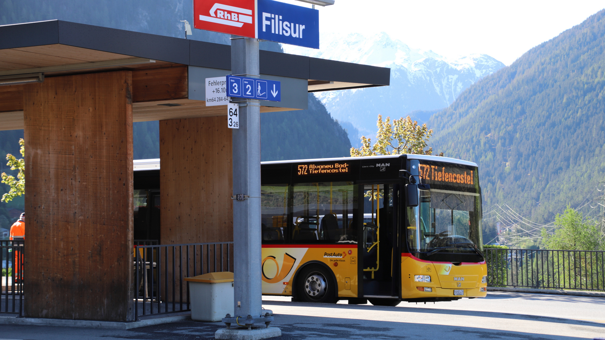 Zwischen den Bahnhöfen Filisur und Tiefencastel.....