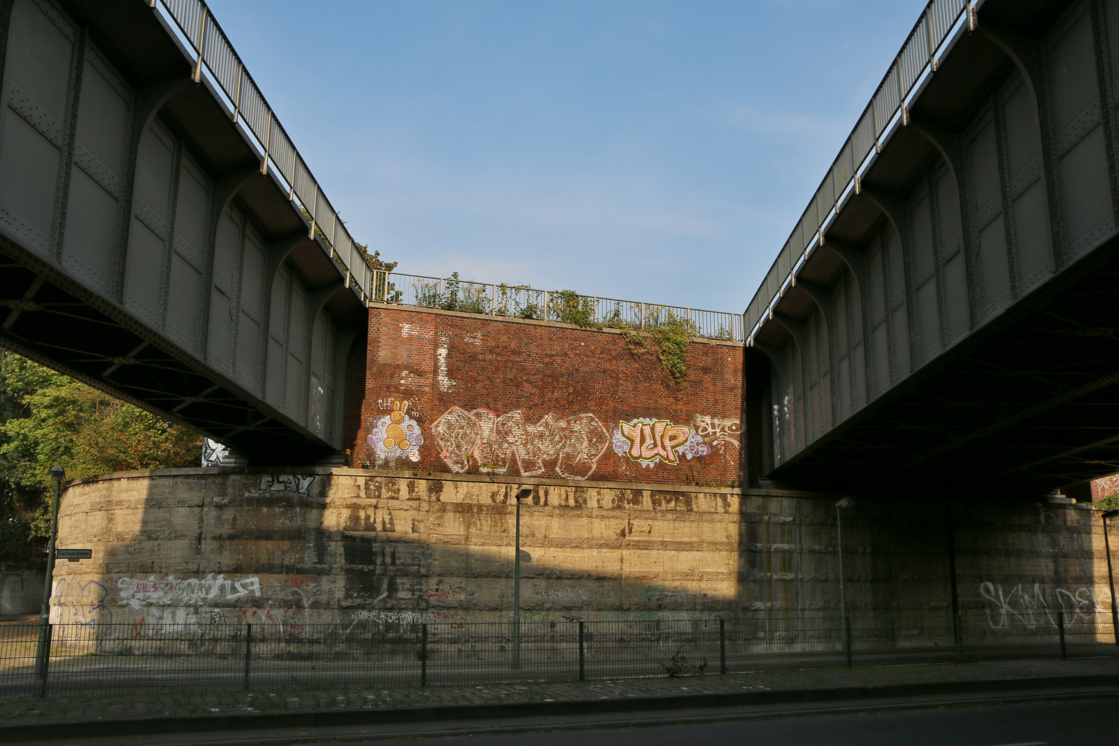 Zwischen den Gleisen