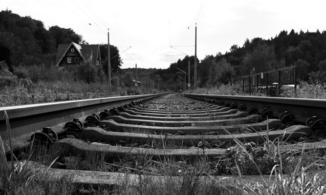 Zwischen den Gleisen