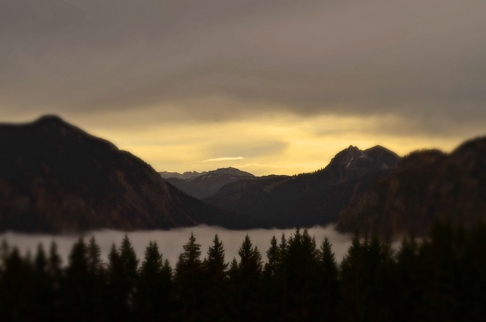 zwischen den Wolken