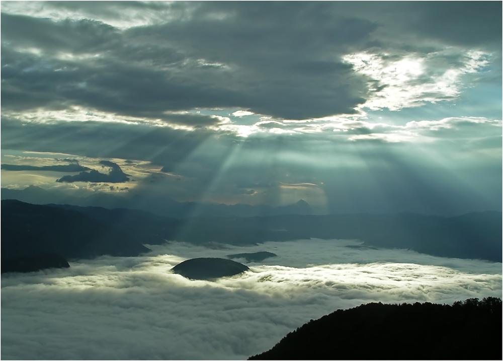 "...zwischen den Wolken..."