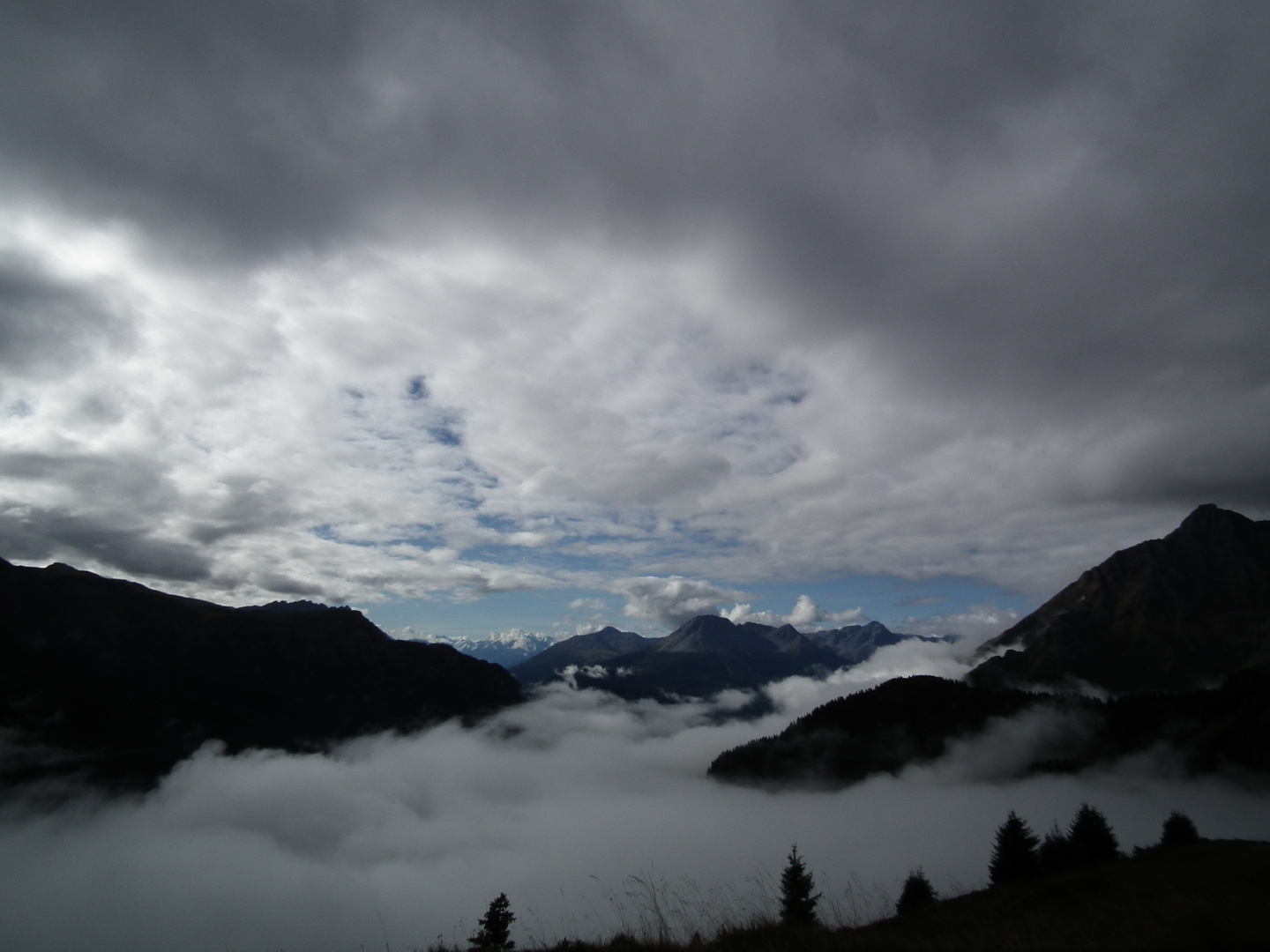 Zwischen den Wolken