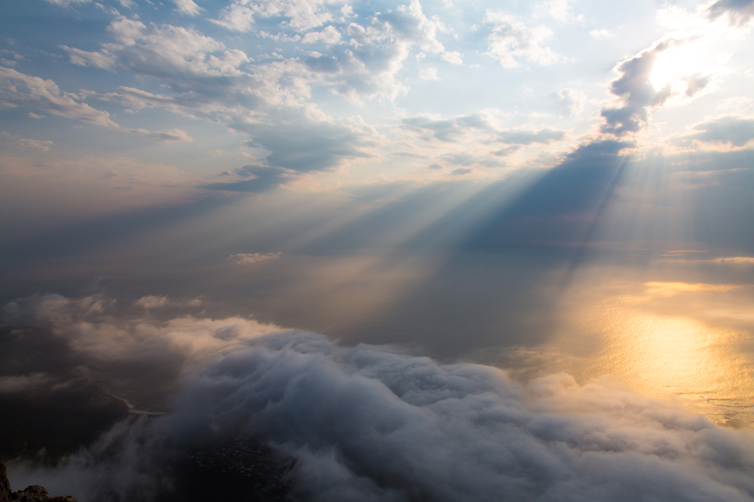 Zwischen den Wolken