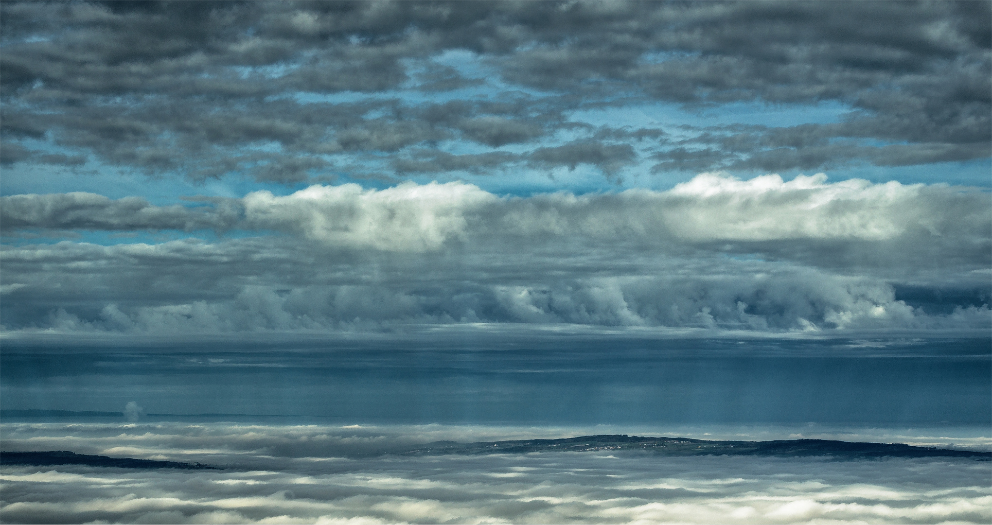 zwischen den Wolken