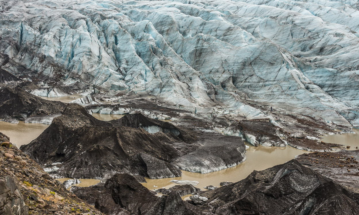 Zwischen Gletscher und Seitenmoräne