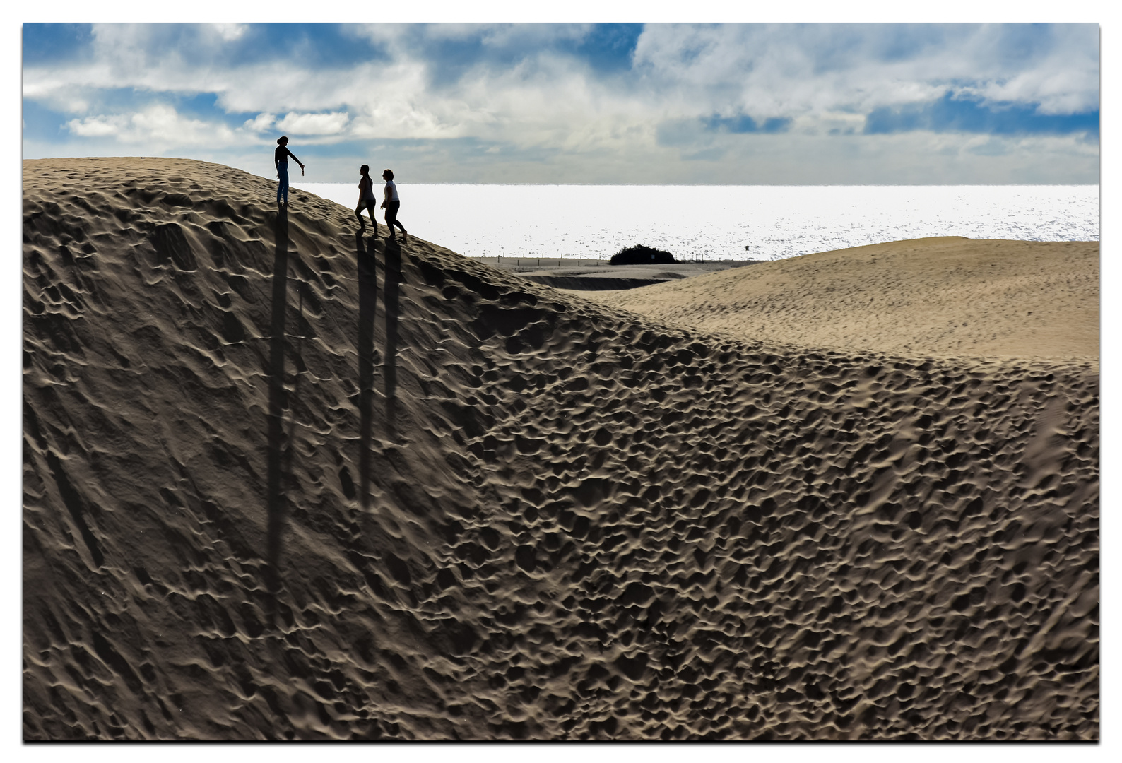 Zwischen Himmel und Erde Foto &amp; Bild | spezial, schatten, sand Bilder ...