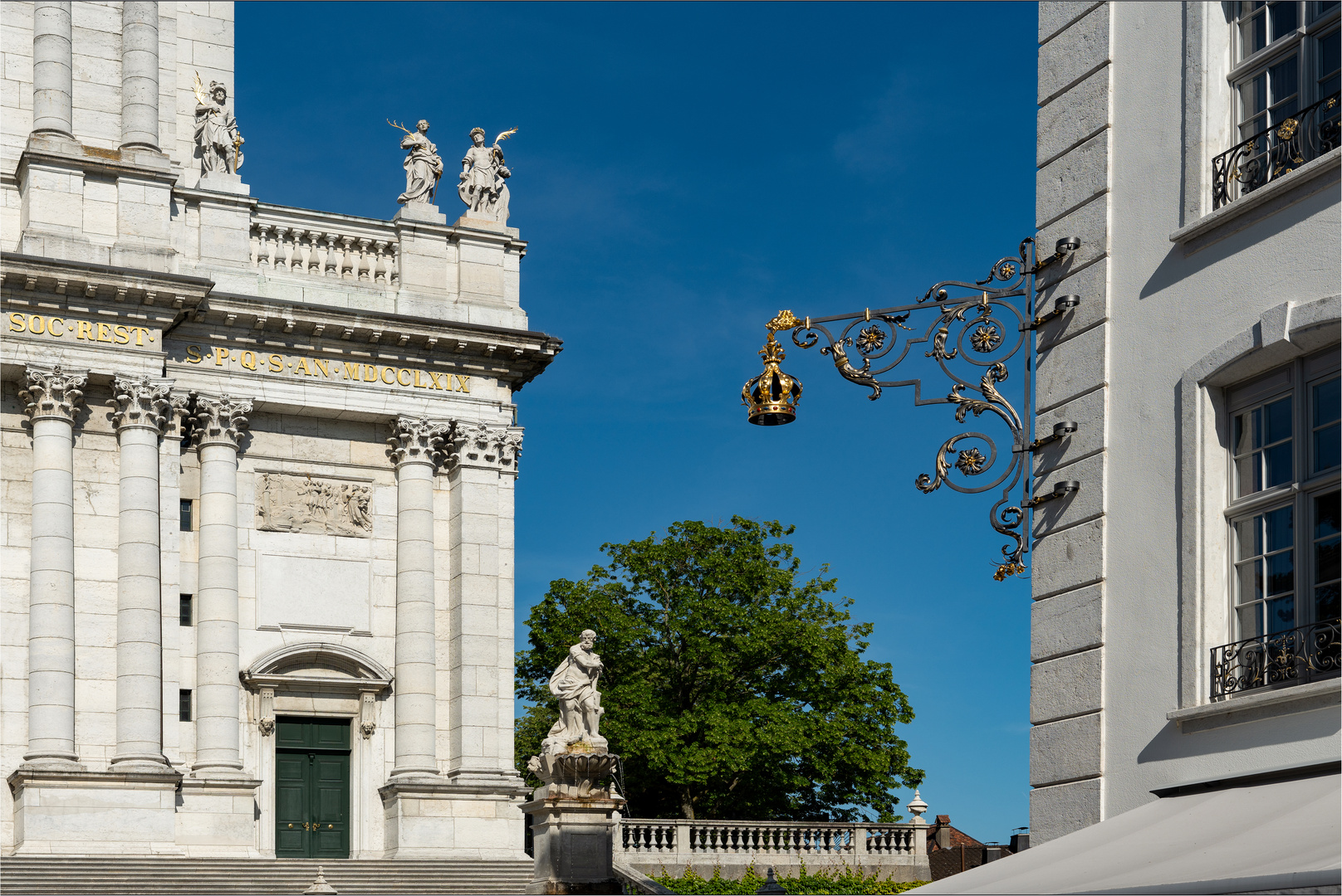 Zwischen Hotel Krone und Kathedrale