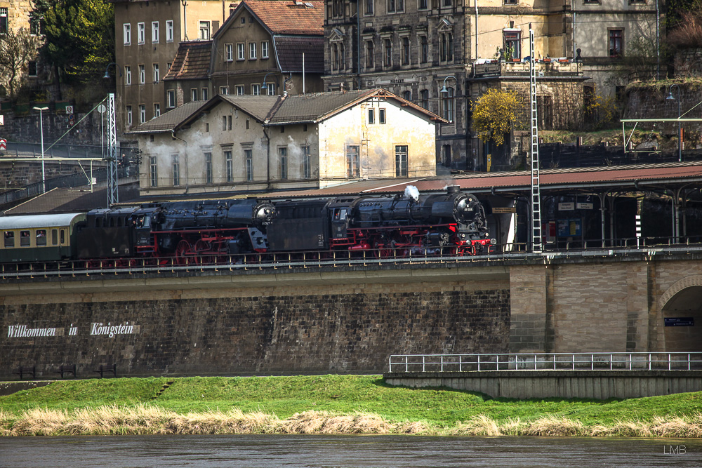 Zwischen Stadt und Fluß