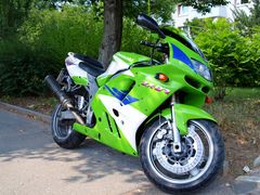 ZX9R